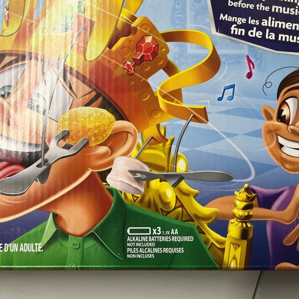 NEW Chow Crown Musical Party Game Age 8+ Sealed Box - Picture 9 of 13